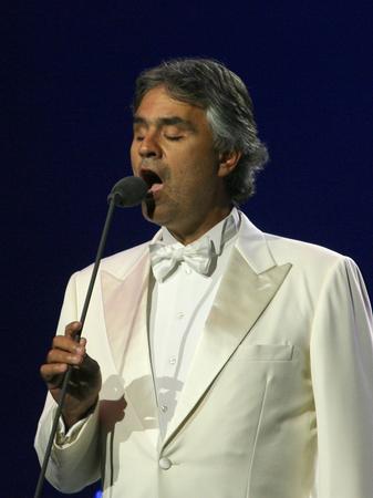 Hear a young Andrea Bocelli sing 'Con te partirò' – as the world heard his  voice - Classic FM