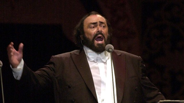 https://assets.classicfm.com/2009/10/luciano-pavarotti-1236773282-editorial-long-form-1.jpg