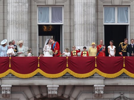 Free Box Prince William & Catherine Wedding on Balcony China Thimble 