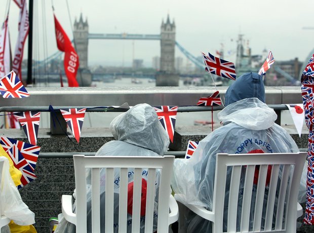 Sunday: Thames River Pageant