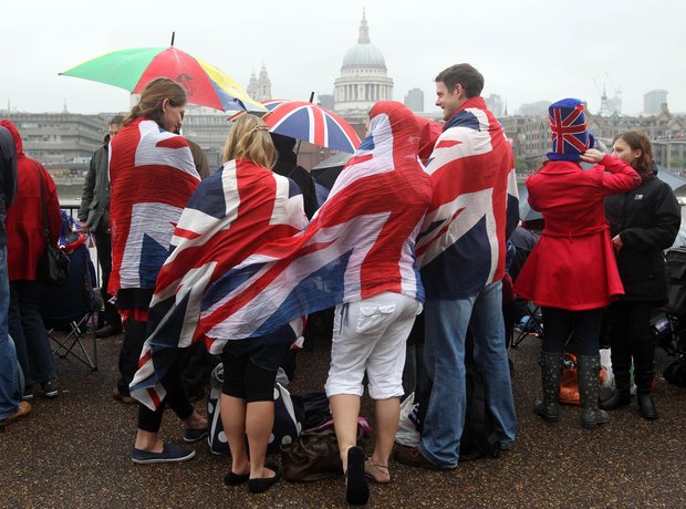 Sunday: Thames River Pageant