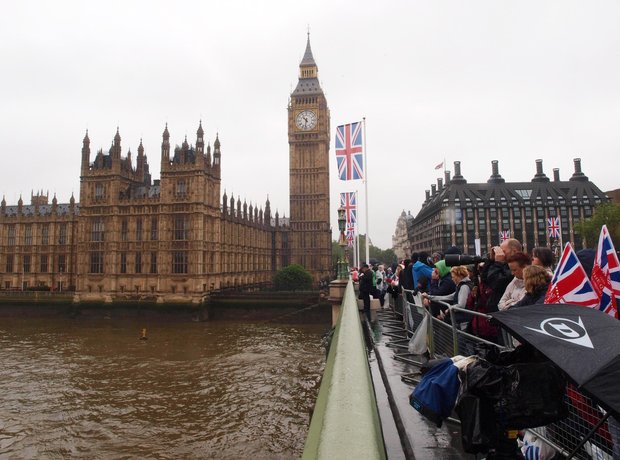 Sunday: Thames River Pageant