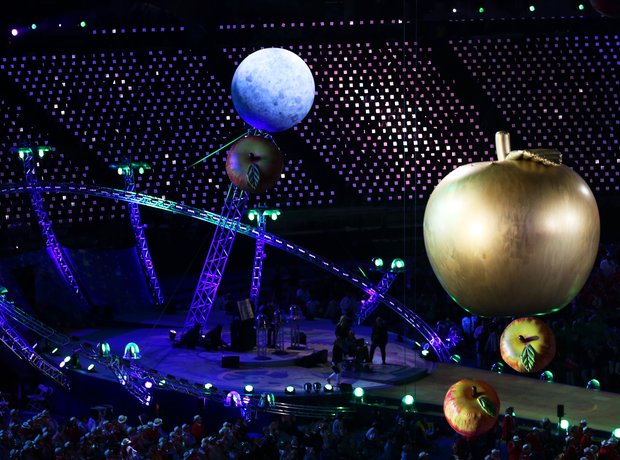 Paralympic opening ceremony apples