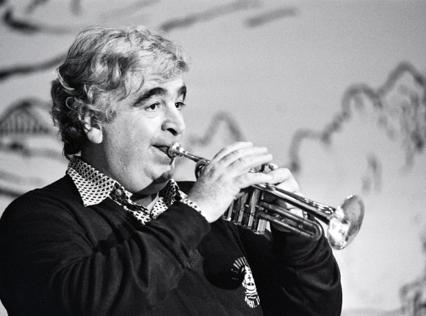 Maurice Andre playing trumpet