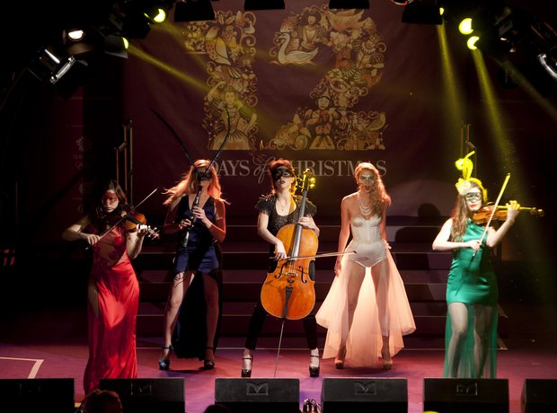 Classic FM turns on the Regent Street Christmas Li