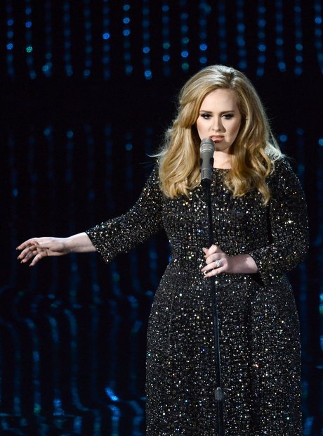 Adele performs at the Oscars 2013