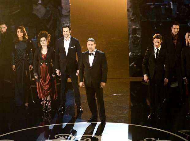 Russell Crowe and the cast of Les Miserables on st