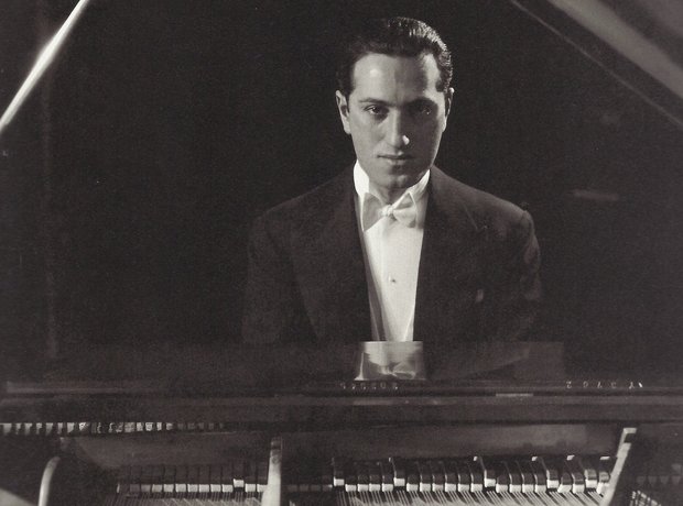 Džordž Geršvin ( George Gershwin ) George-gershwin-piano-1374069099-view-0