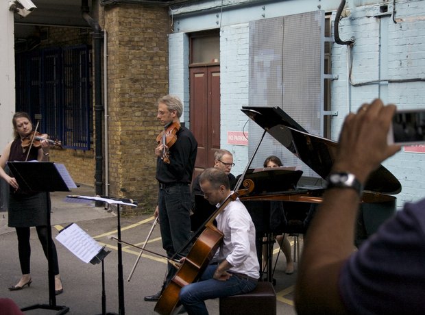 Sven Helbig pop-up concerts