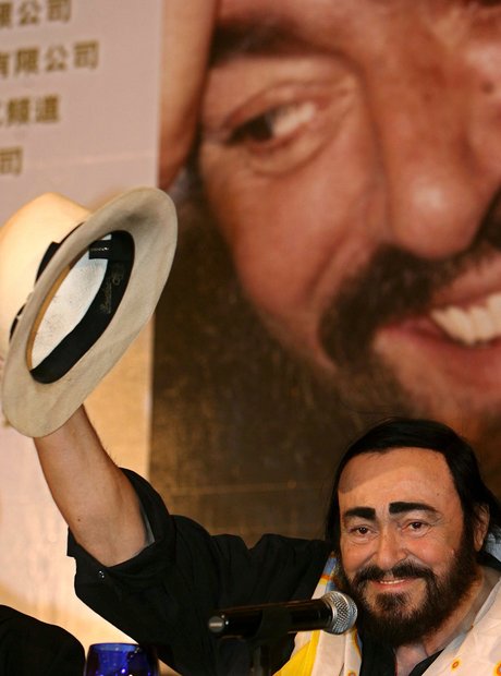 pavarotti album guide