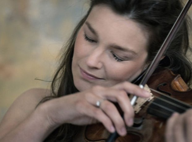 Janine Jansen violinist stradivarius