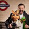 Image 8: Muppets Most Wanted Ricky Gervais Miss Piggy Kermi