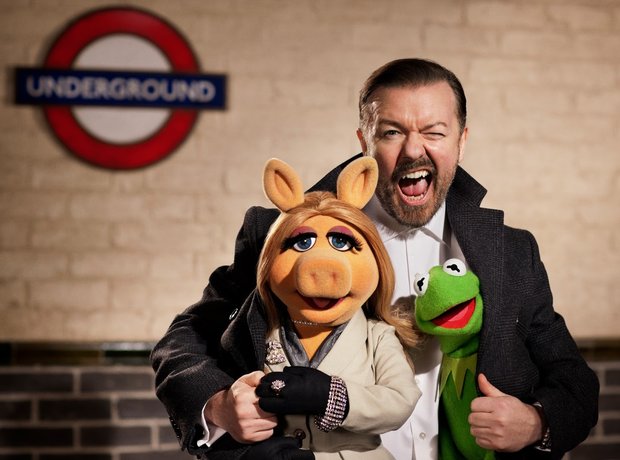 Muppets Most Wanted Ricky Gervais Miss Piggy Kermi
