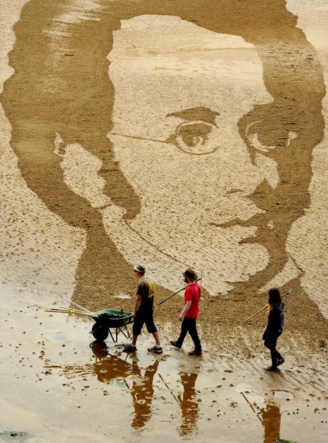 Schubert sand drawing on Elie Beach