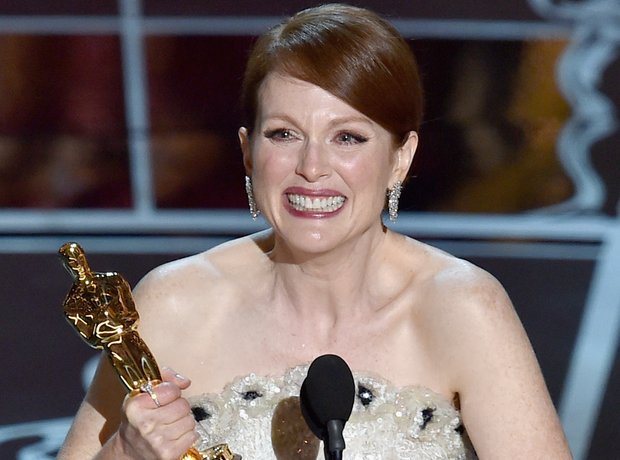 Julianne Moore win at the Oscars