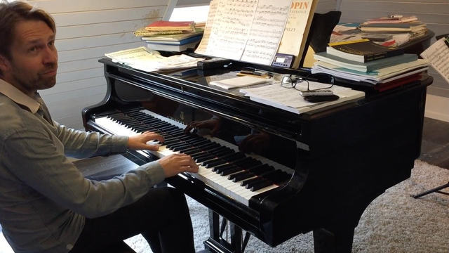 Leif Ove Andsnes at home