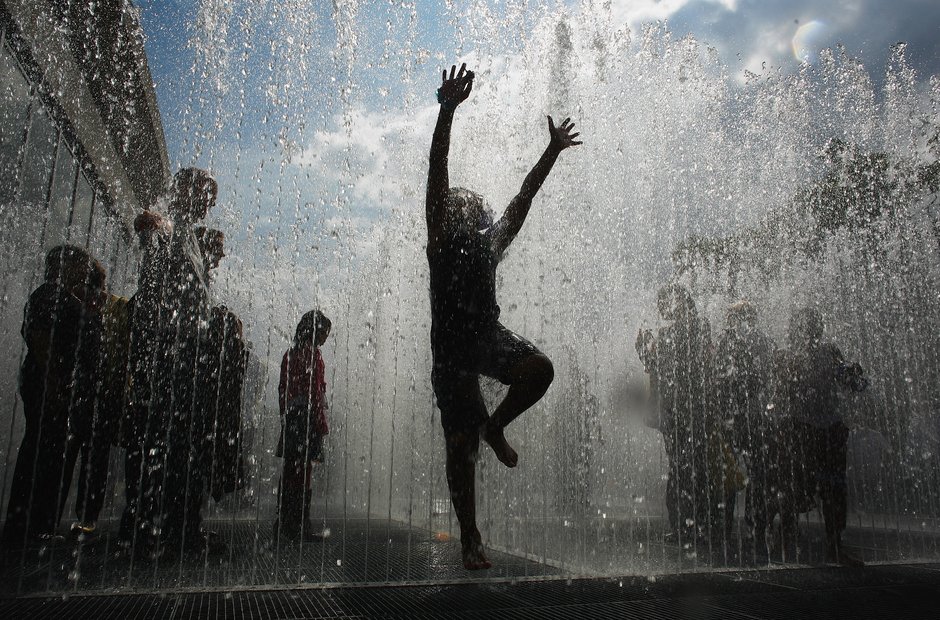 Southbank Centre Appearing Rooms Jeppe Hein fountain
