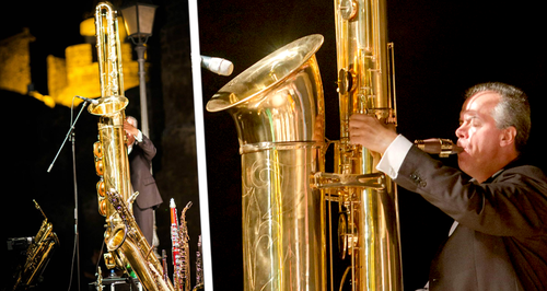 This is the largest playable saxophone in the world, and it sounds ...