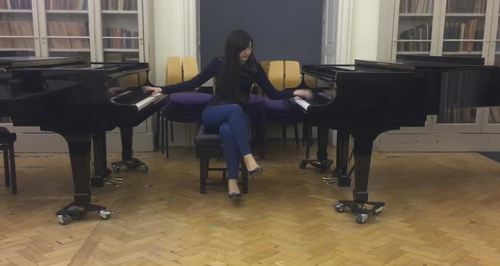 Watch this pianist play Flight of the Bumblebee on TWO pianos at the