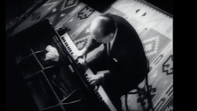 Sviatoslav Richter plays piano
