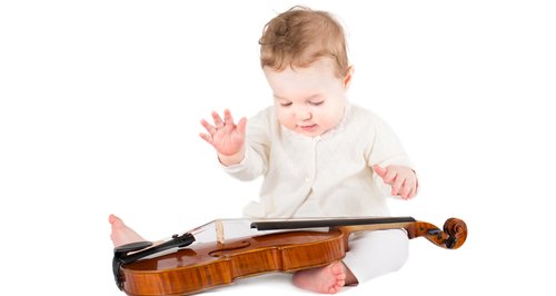 baby with violin